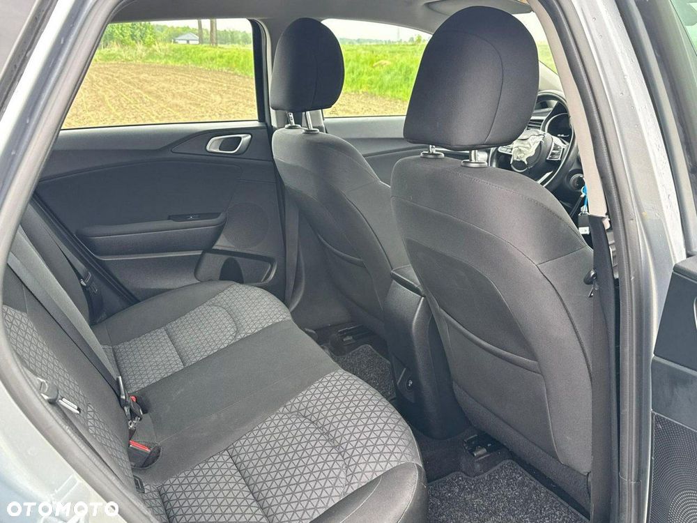 Kia Ceed 1.5 T-GDI Business Line - 17