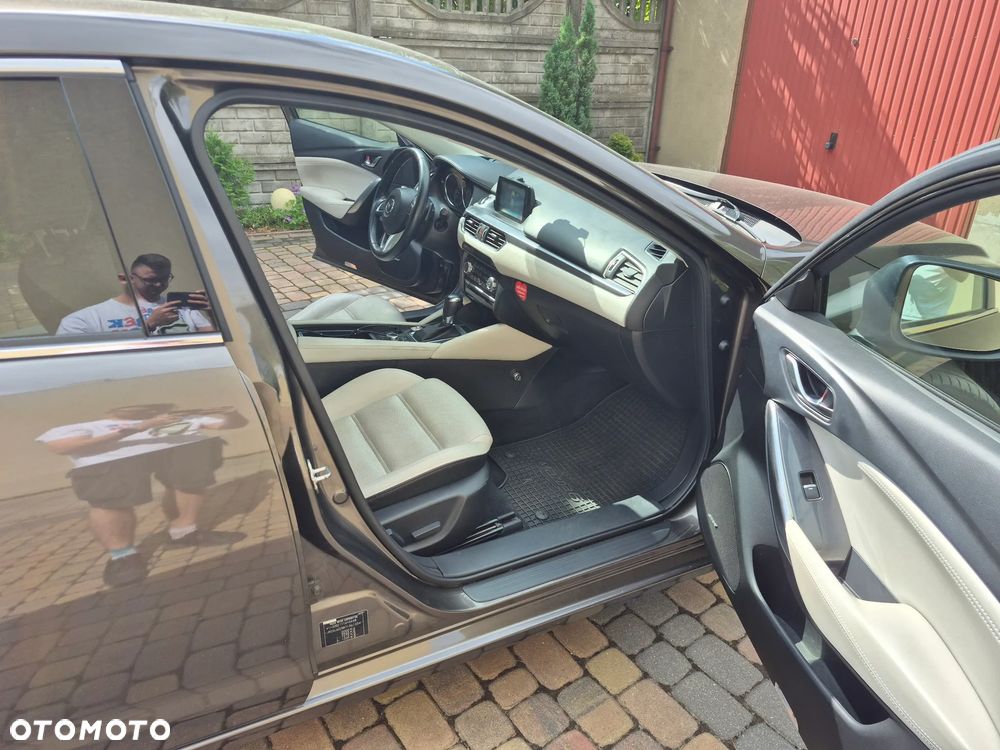 Mazda 6 - 12