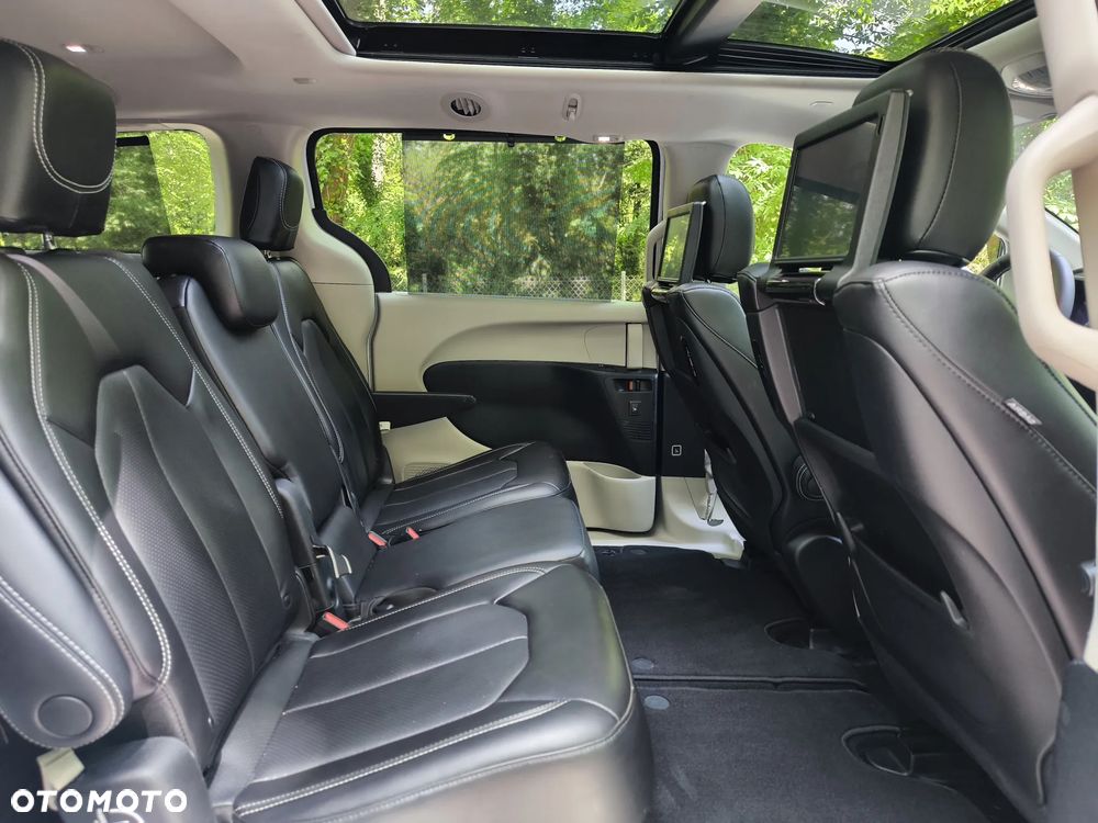 Chrysler Pacifica - 14
