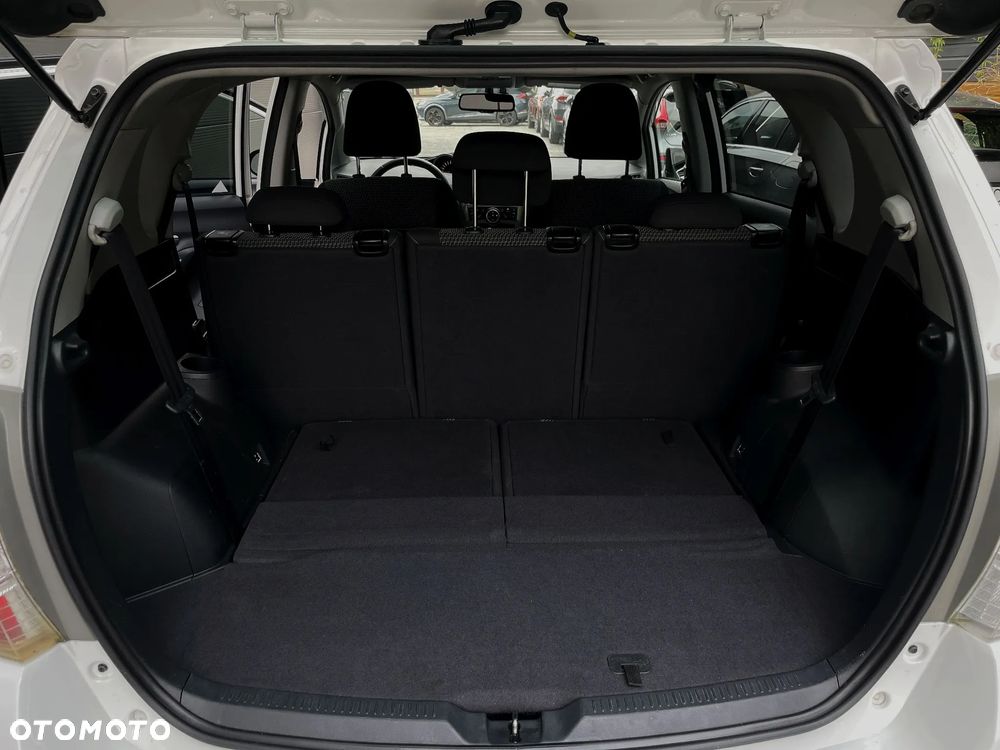 Toyota Verso 1.8 Premium 7os EU6 - 38