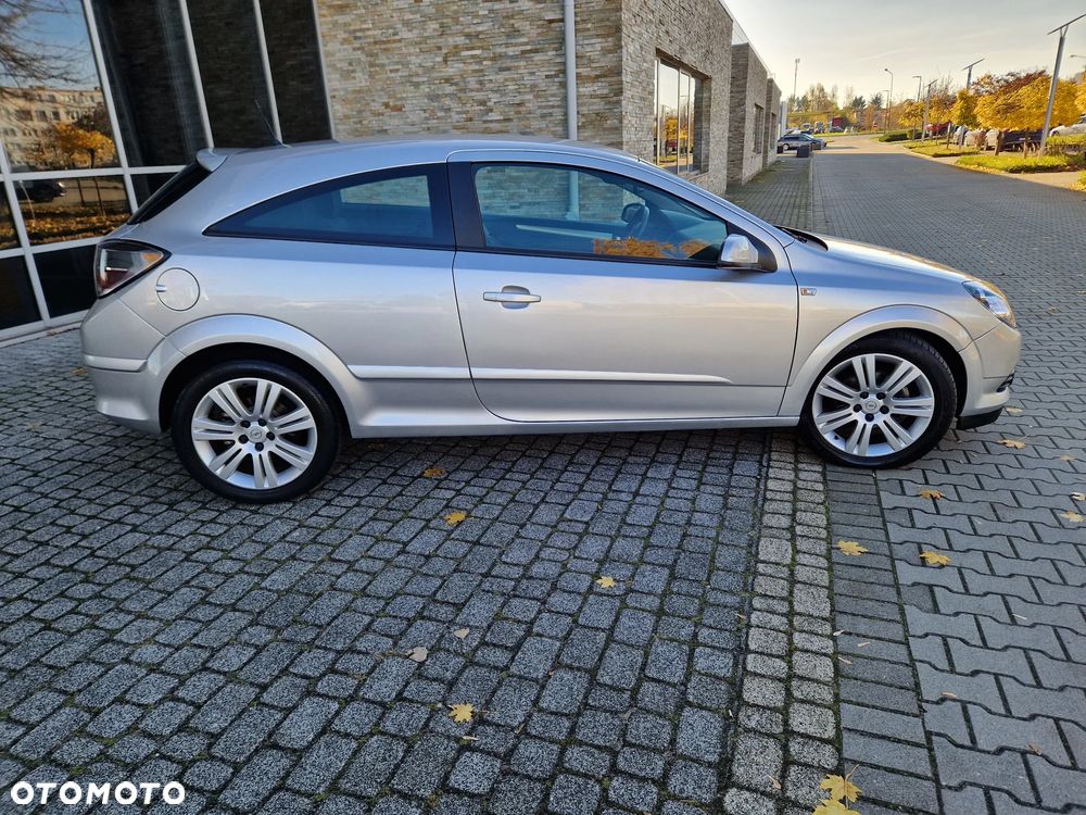 Opel Astra GTC 1.6 Catch me - 16