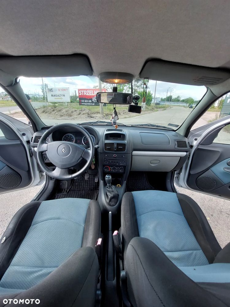 Renault Clio - 9