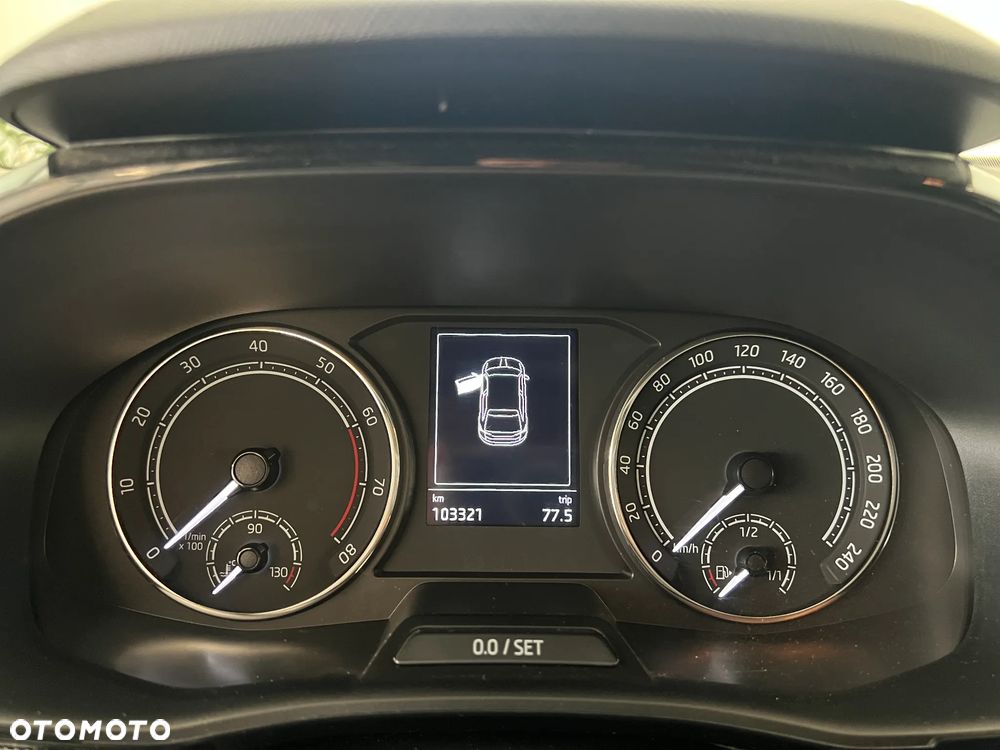 Skoda Fabia 1.0 Ambition - 17