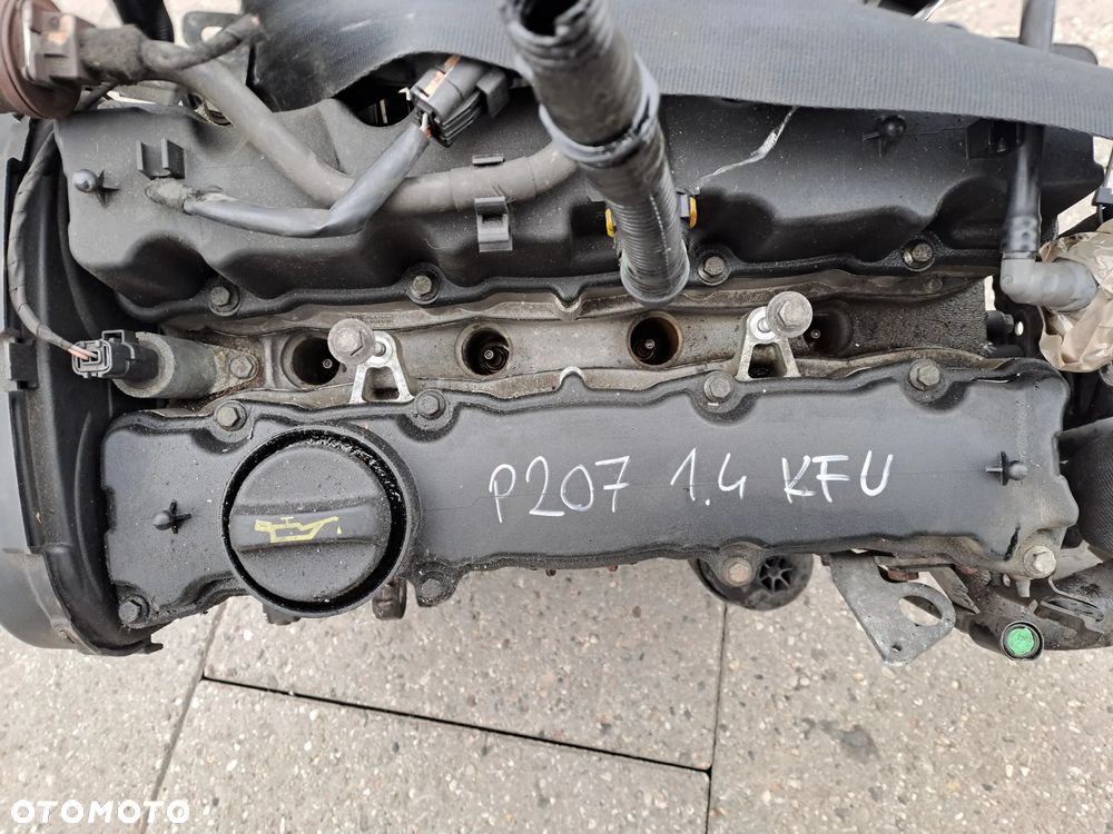 Peugeot 207 1.4 silnik kompletny kod KFU - 8