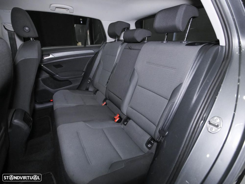 VW e-Golf AC/DC - 10