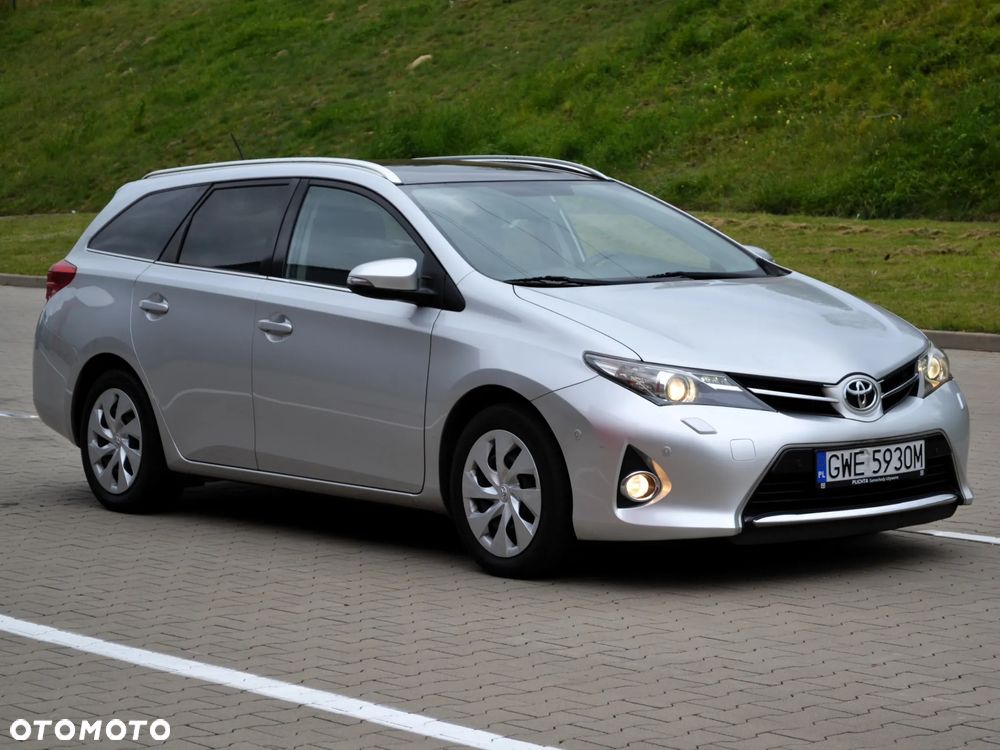 Toyota Auris 2.0 D-4D Premium - 3