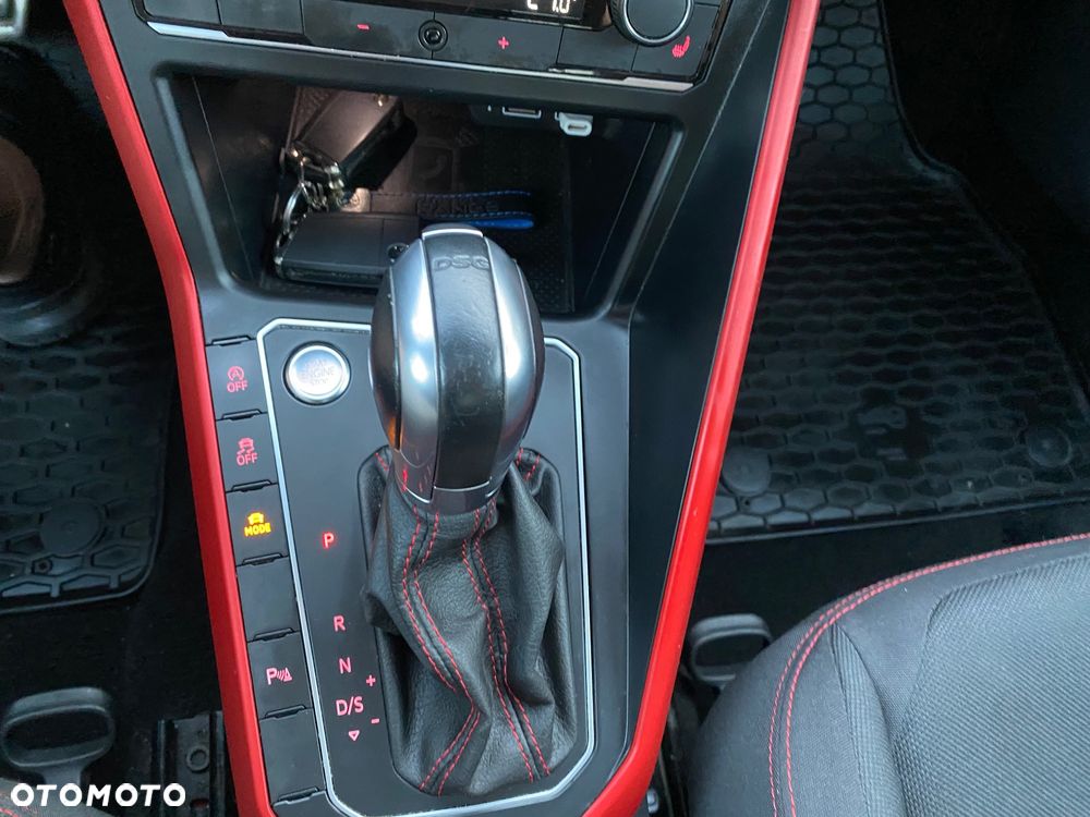 Volkswagen Polo 2.0 TSI GTI - 22