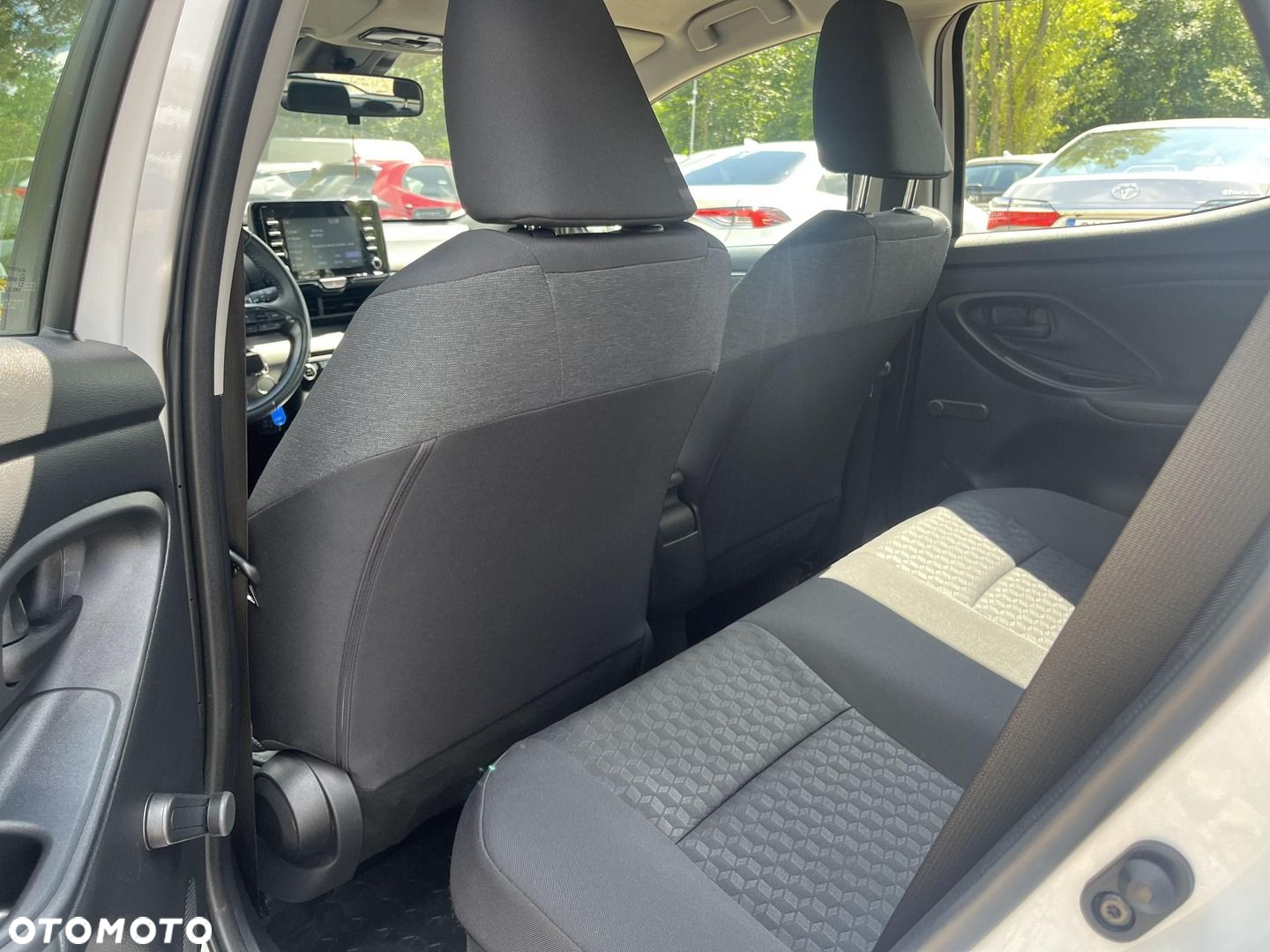 Toyota Yaris Hybrid 1.5 Comfort - 22