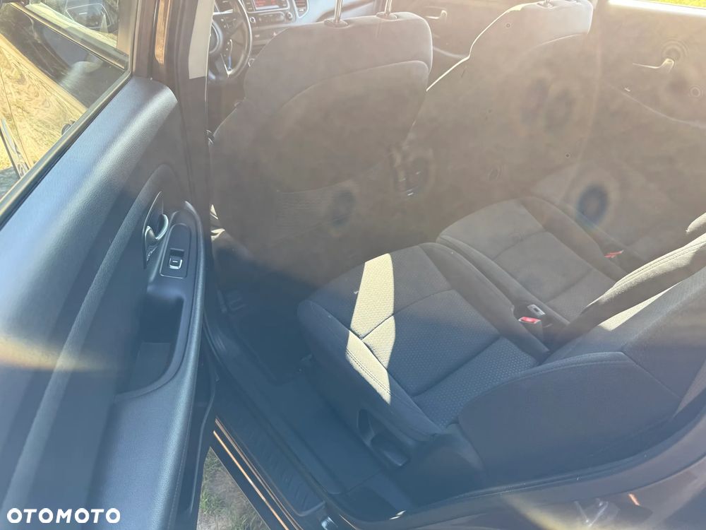 Kia Carens 1.6 GDI Business Line EU6 - 12
