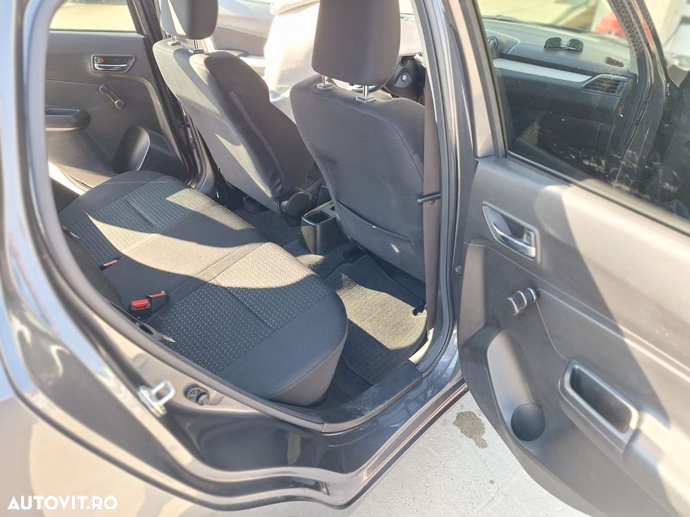 Suzuki Swift 1.2 Dualjet 12V CVT MHEV Passion - 7