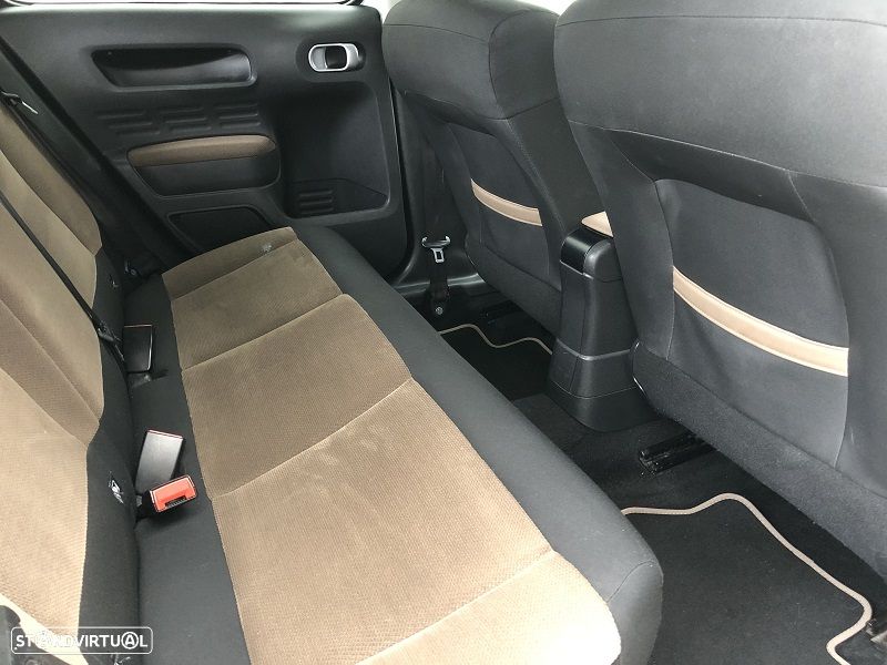 Citroën C4 Cactus 1.2 PureTech Shine EAT6 - 17