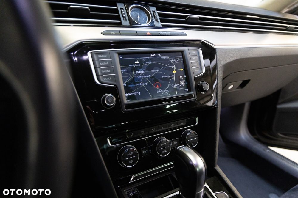 Volkswagen Passat 2.0 TDI (BlueMotion Technology) DSG Highline - 11