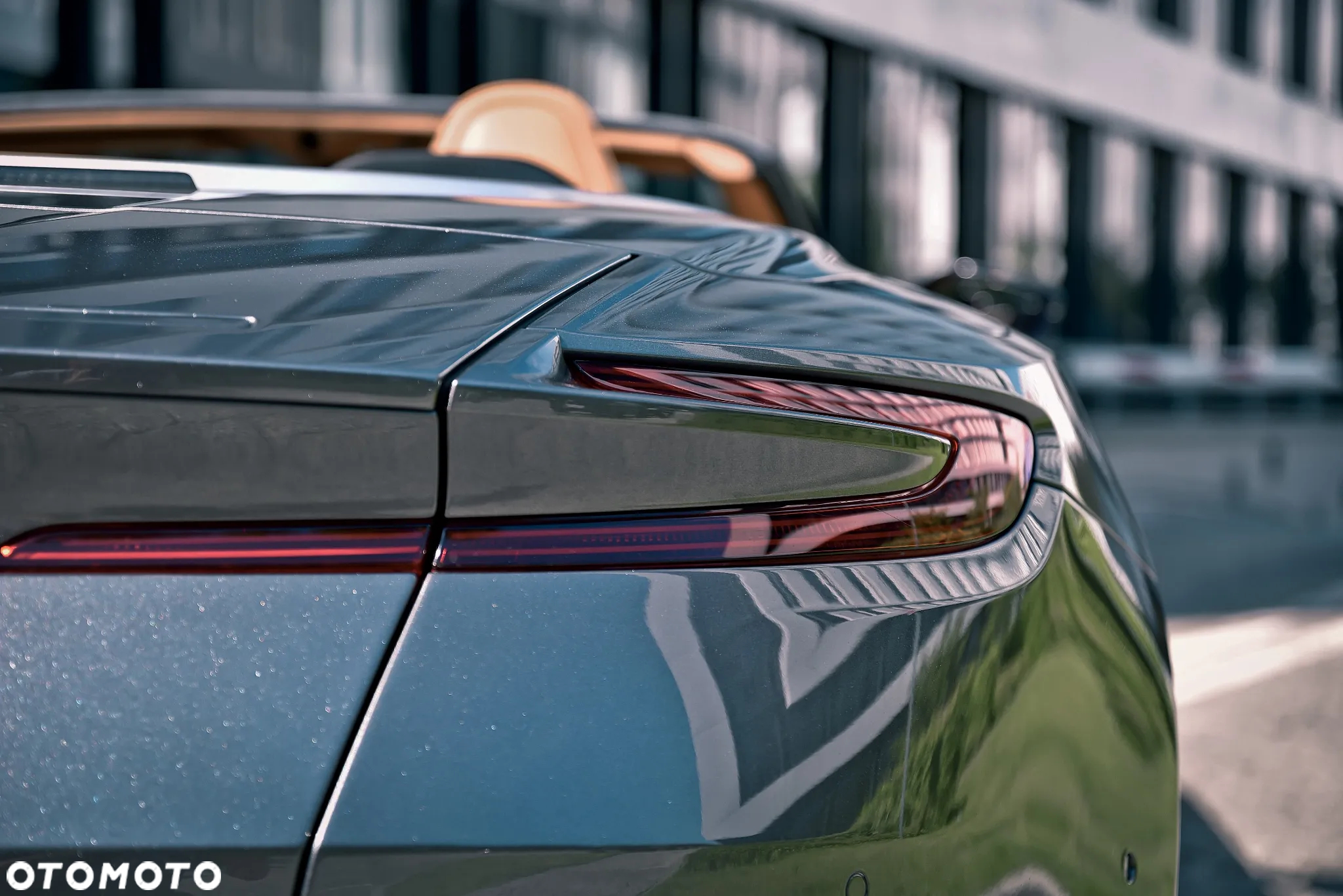 Aston Martin DB11 V8 Volante - 26