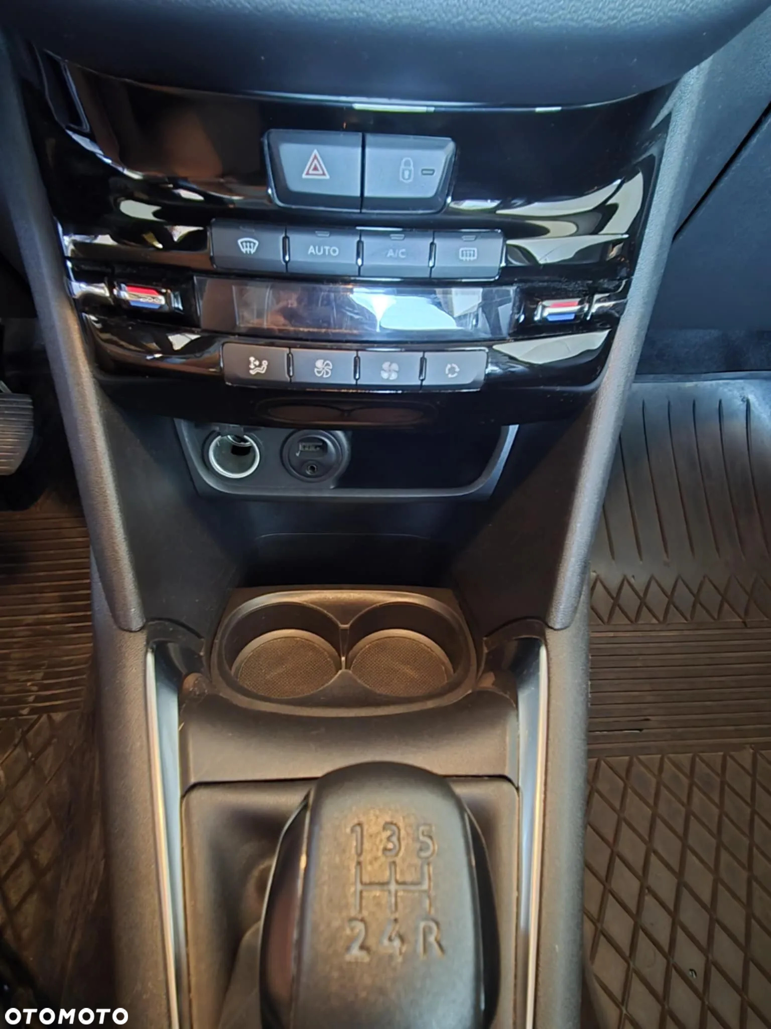 Peugeot 208 1.4 HDi Active - 13