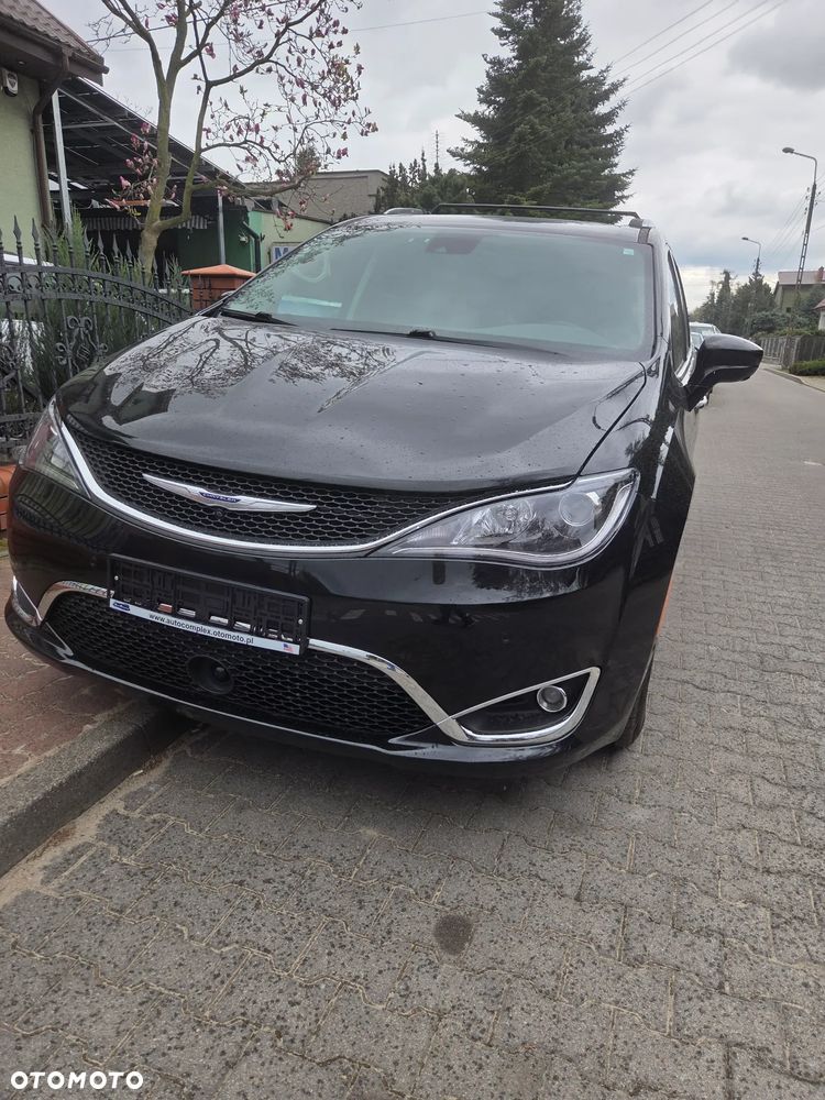 Chrysler Pacifica - 8