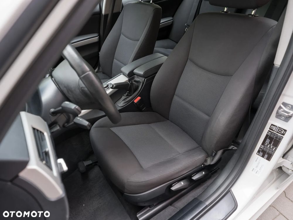 BMW Seria 3 318d DPF Edition Lifestyle - 25