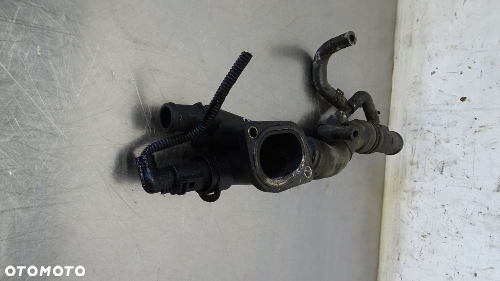 OBUDOWA TERMOSTATU VOLKSWAGEN TOURAN I 2.0 - 6
