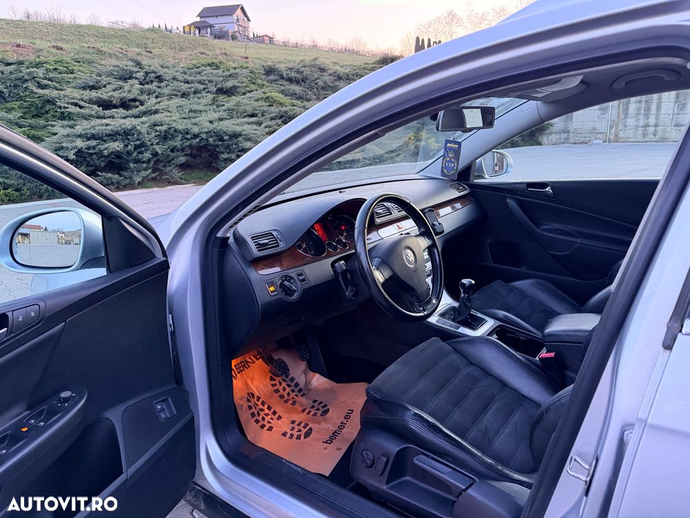 Volkswagen Passat 2.0 TDI DPF Highline - 13