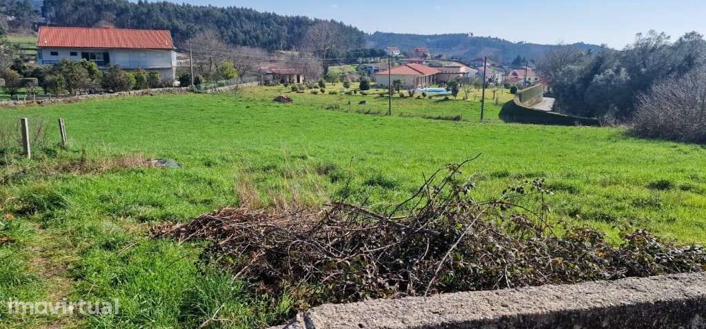 Terreno em zona de construção  - Serzedelo, Póvoa de Lanhoso - Grande imagem: 2/10