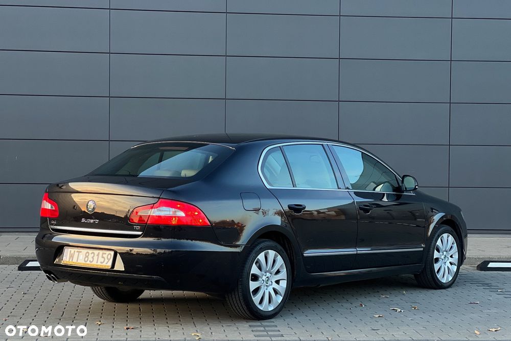 Skoda Superb 2.0 TDI 4x4 Elegance DSG - 15