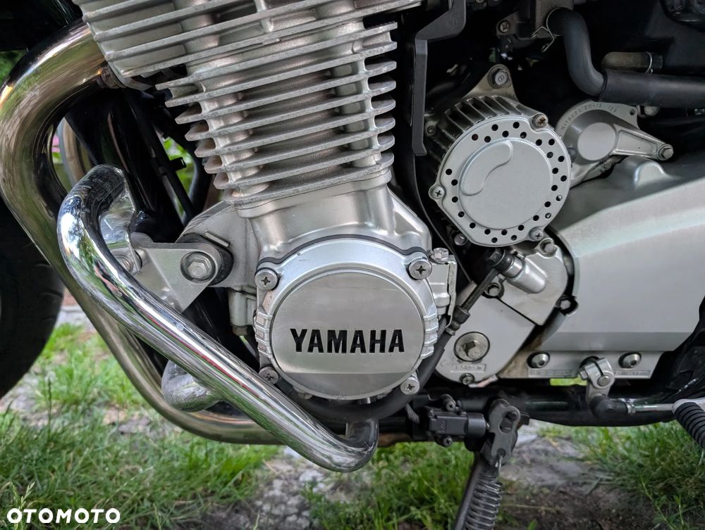 Yamaha XJR - 10