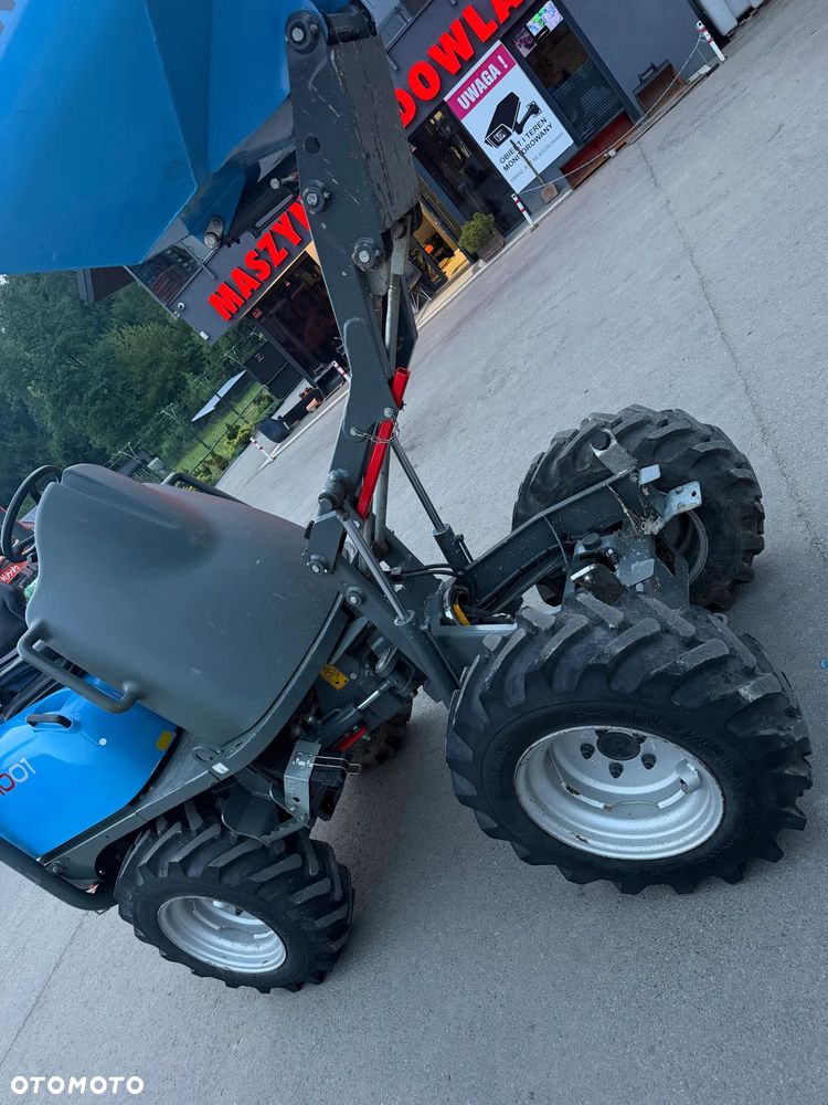 Wacker Neuson 1001 Wozidło Budowlane Rolnicze 4x4. Ładowność 1 tona. Wysokie podnoszenie+KIPER Wysoki! Sprowadzone z Norweskiej szkółki roślinnej. Maszyna Jak Nowa z Salonu 665 mtg. 2023 roku. Ani Deka luzów czy wycieków. Silnik Yanmar 3cyl. Potężna moc a maszyna bardzo mała i zwinna. Szybka wolna jazda. Oświetlenie rozbudowane. Wielka Okazja!  Jazda Rewers. Hydrostatic! Opony jak Nowe! - 8