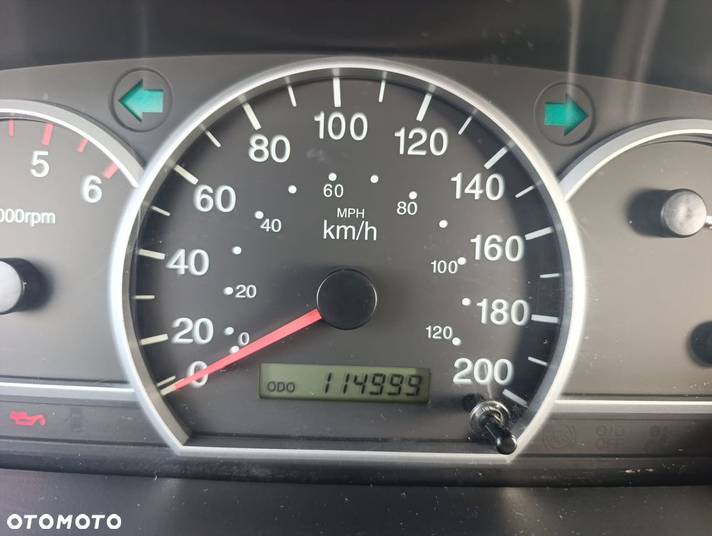 Kia Carens - 3