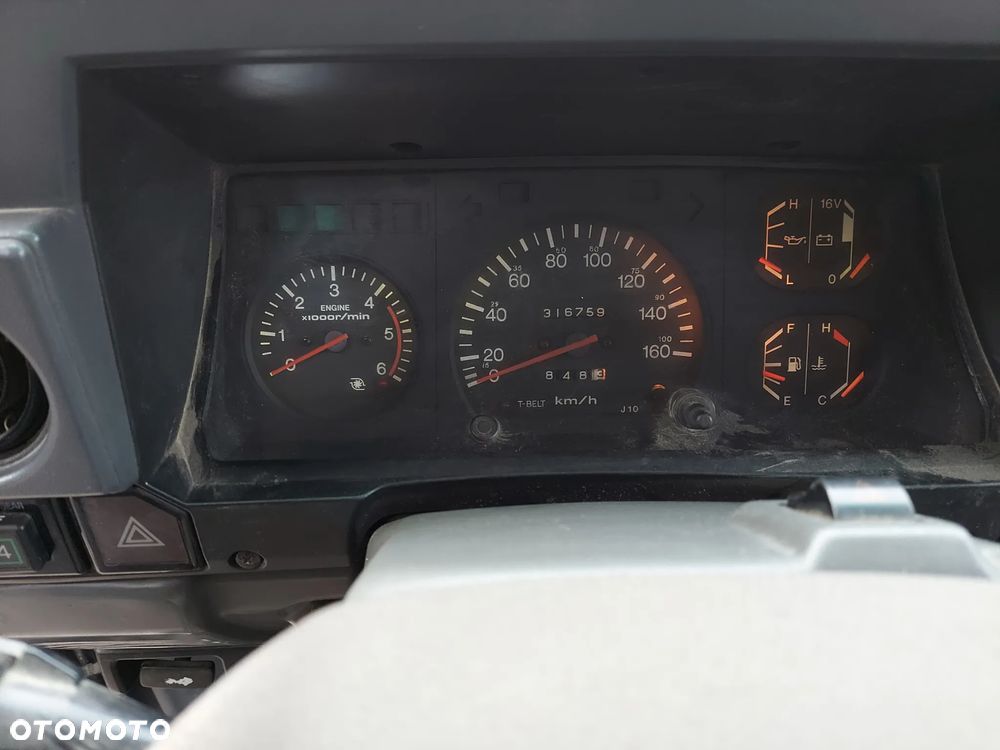 Toyota Land Cruiser KJ70 - 7