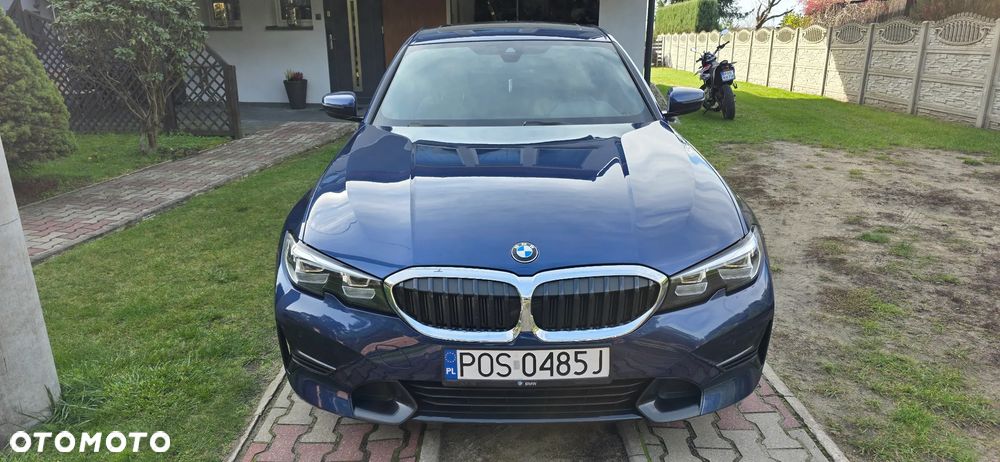 BMW Seria 3 330i Sport Line - 2
