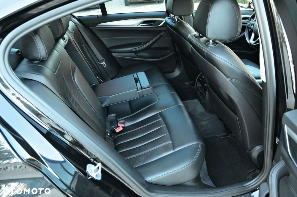 BMW Seria 5 520d Sport Line - 35