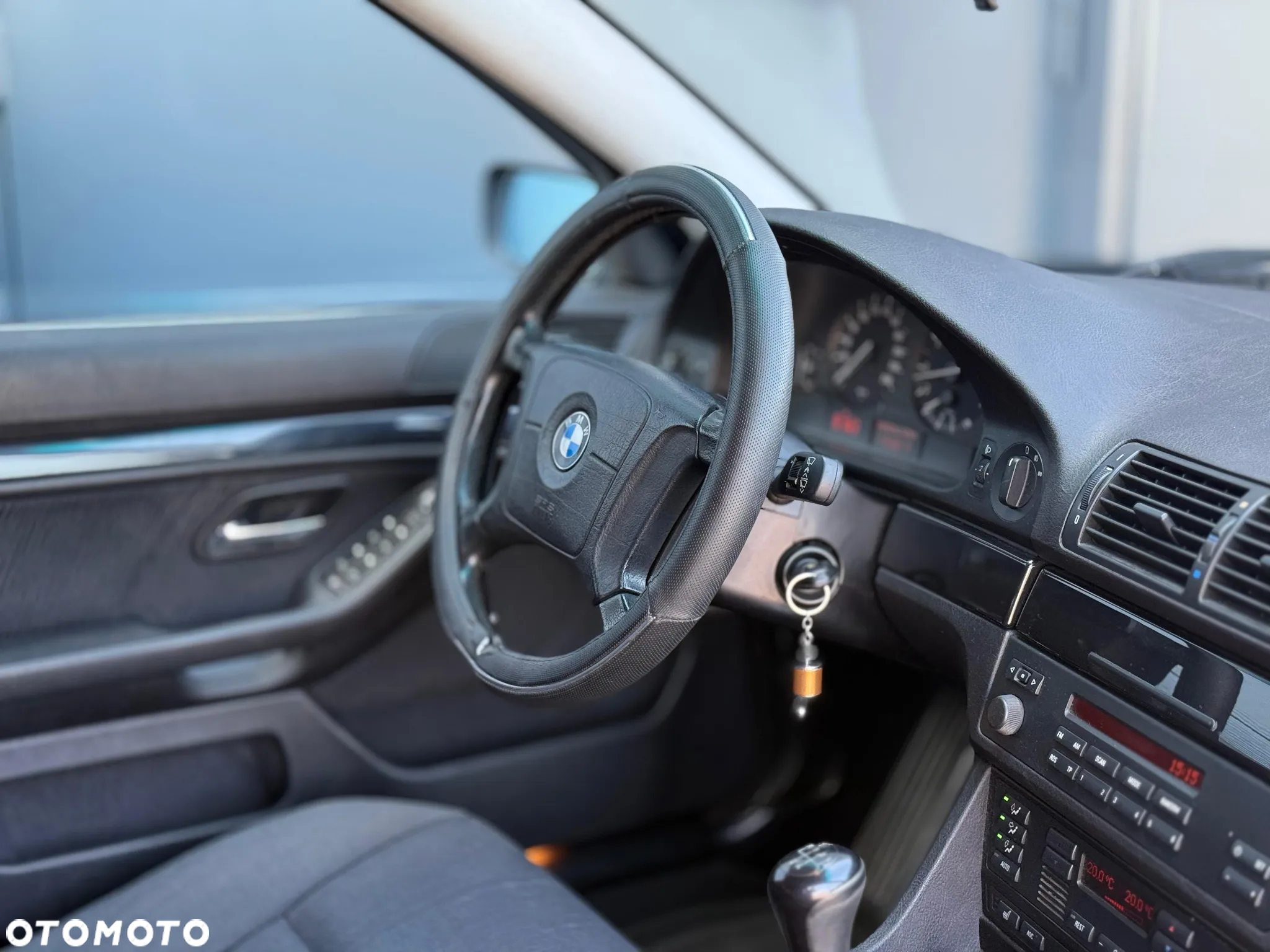 BMW Seria 5 520i - 27