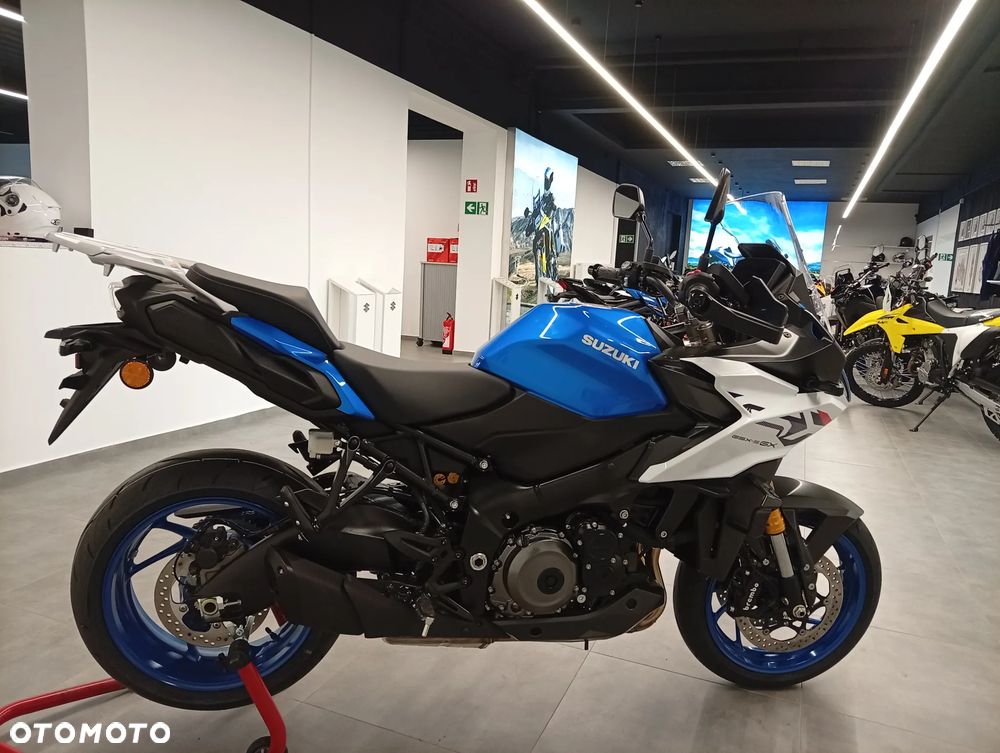Suzuki GSX - 3