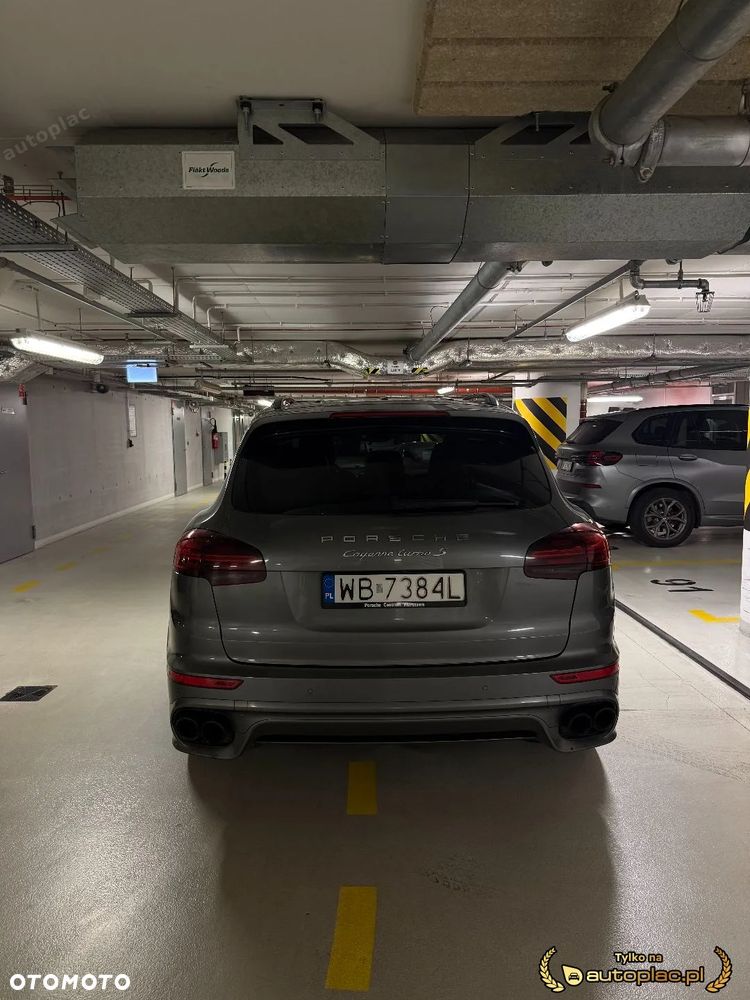 Porsche Cayenne - 4