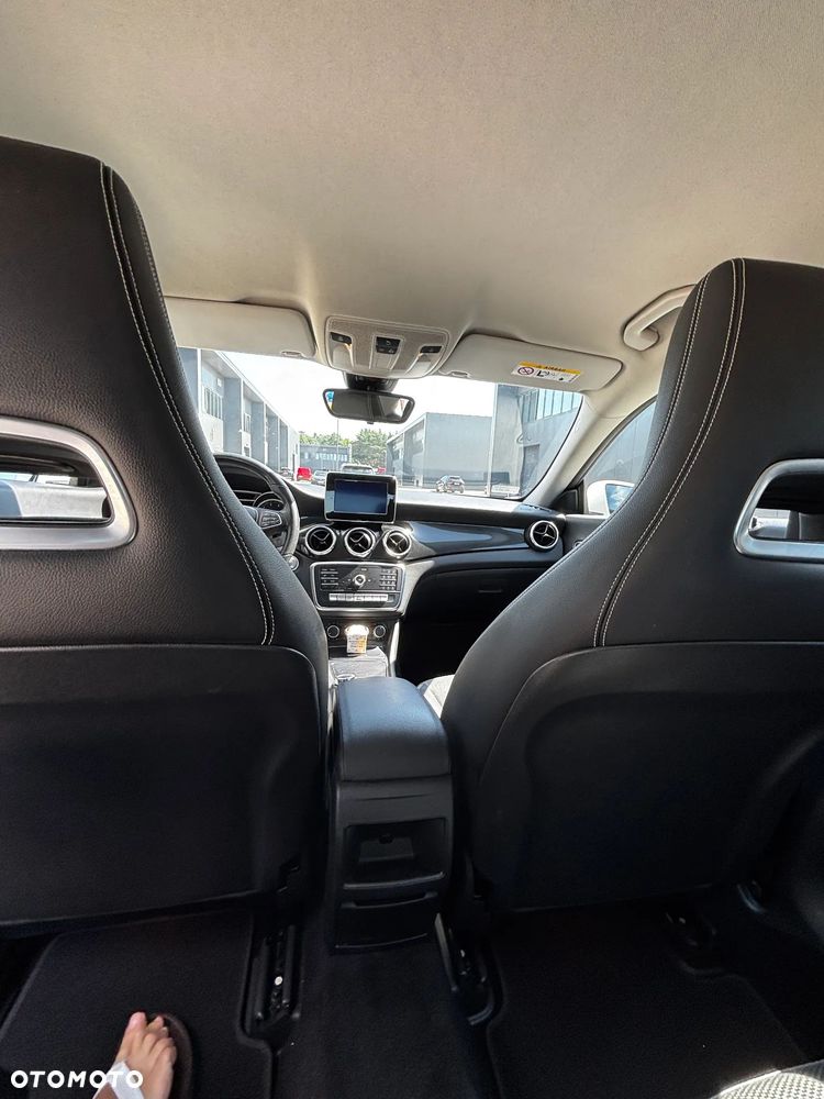 Mercedes-Benz CLA 180 7G-DCT - 15