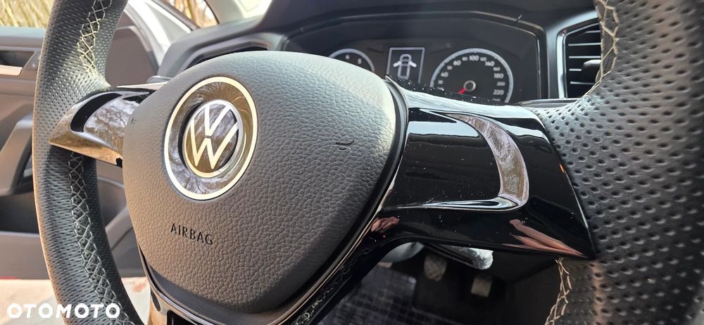 Volkswagen T-Roc - 17