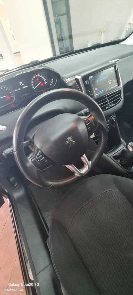 Peugeot 208 - 7