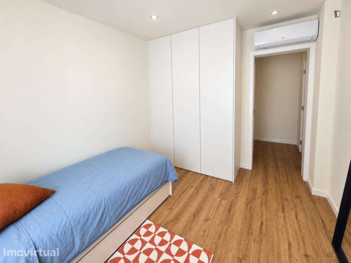 Quarto - localizado em Porto - Grande imagem: 3/9