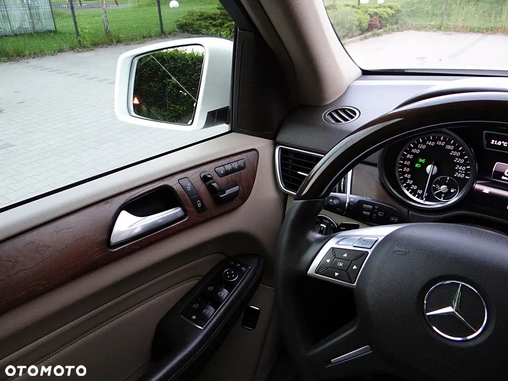 Mercedes-Benz ML 350 BlueTEC 4MATIC 7G-TRONIC - 26