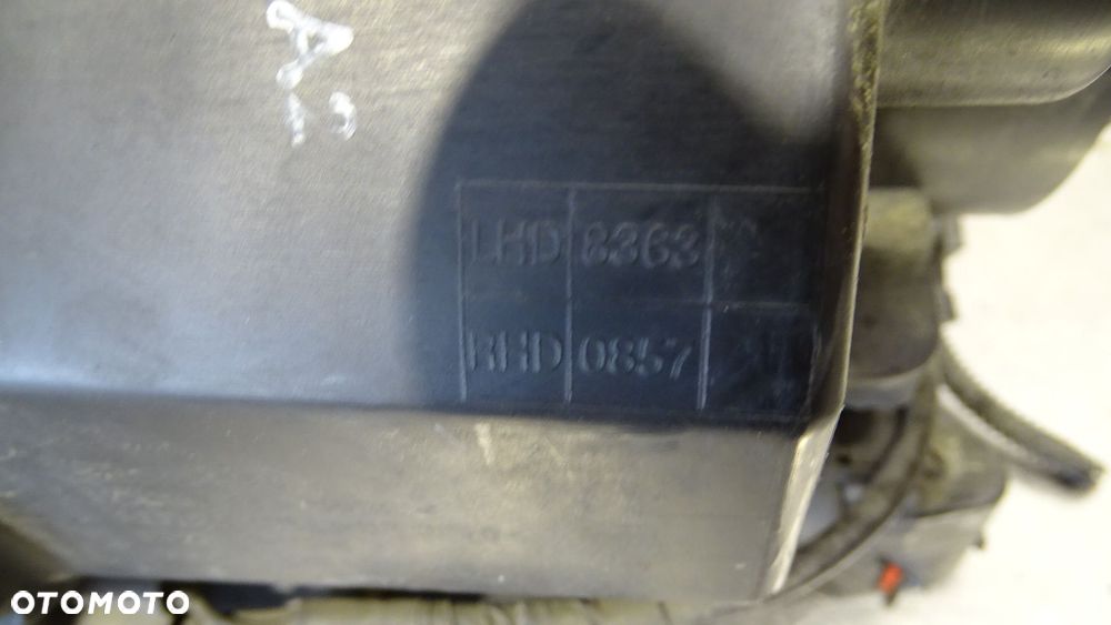 LAMPA PRAWA PRZEDNIA KIA CARENS II - 5