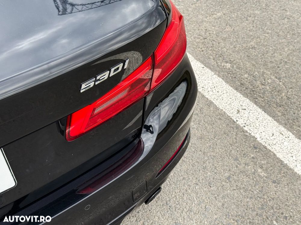 BMW Seria 5 530i AT - 12