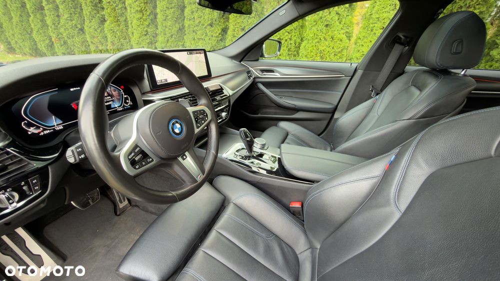 BMW Seria 5 530e xDrive - 24