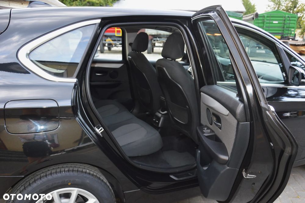 BMW Seria 2 216d - 30