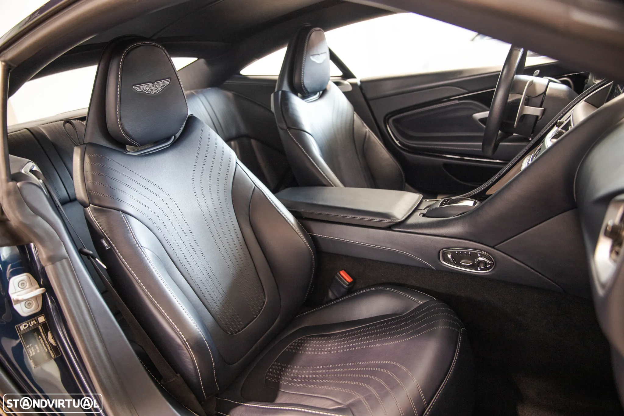 Aston Martin DB11 Coupé V8 Auto - 19