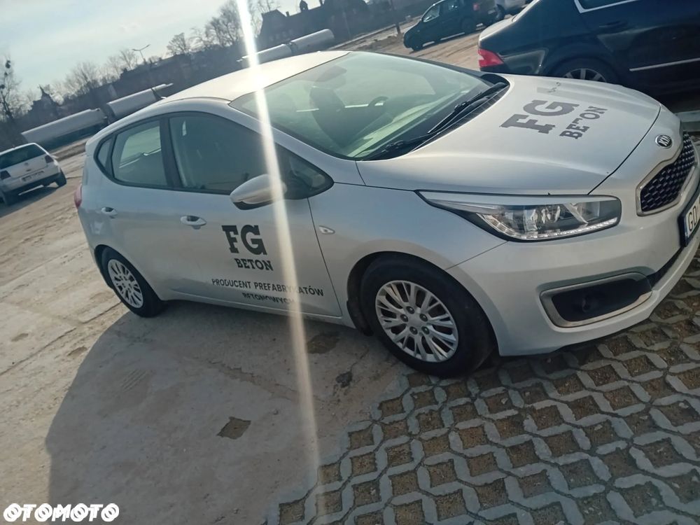 Kia Ceed - 16