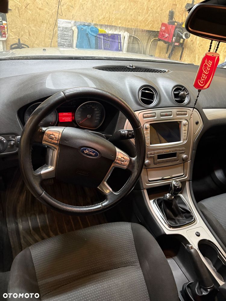 Ford Mondeo 1.8 TDCi Trend - 9