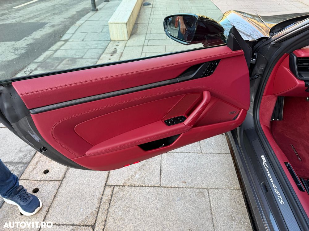 Porsche 911 4 GTS PDK - 4