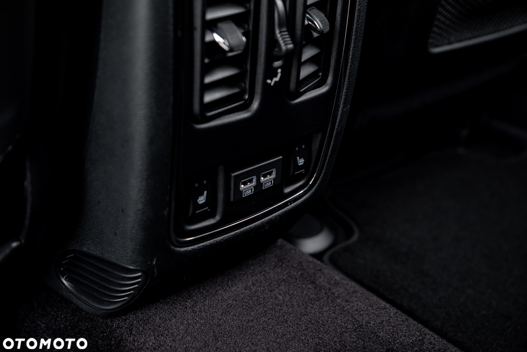 Jeep Grand Cherokee - 23