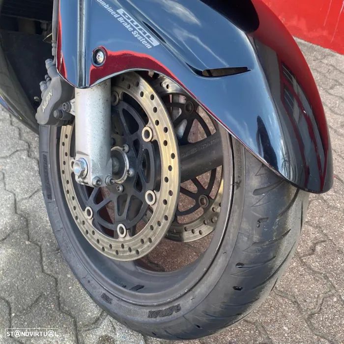 Honda CBR 1100XX - 10
