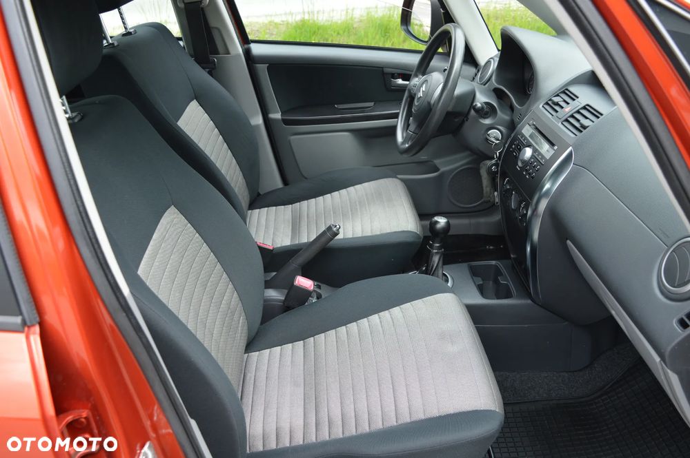 Suzuki SX4 1.5 Streetline 4x2 Classic - 25