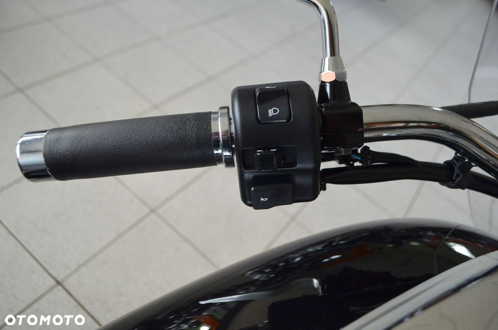 Yamaha XVS - 33